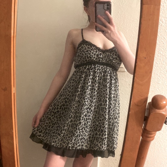 y2k Rachel & Chloe • Leopard Print Dress - Picture 5 of 8